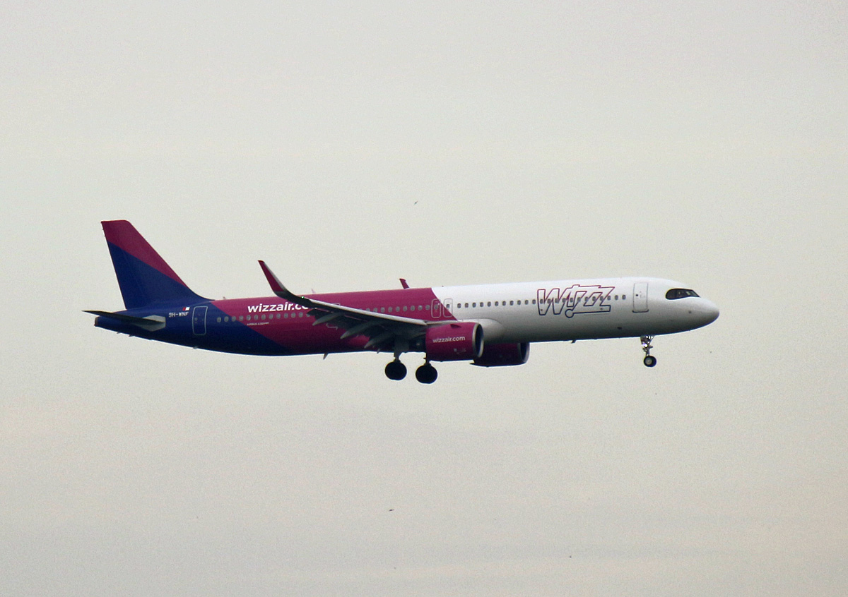 Wizz Air Malta, Airbus A 321-271NX, 9H-WNF, BER, 21.06.2024