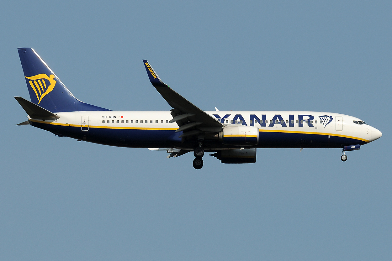 9H-QBN Boeing 737-8AS 18.09.2020