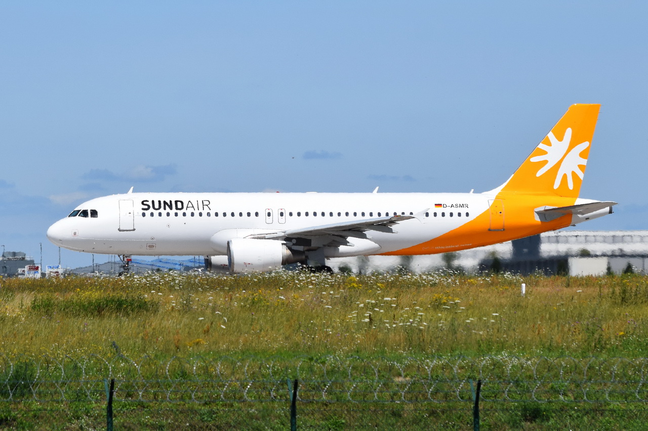 D-ASMR , Sundair , Airbus A320-214 , 18.07.2024 , Berlin-Brandenburg  Willy Brandt  , BER , 