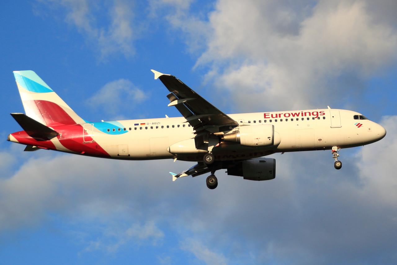 Eurowings, D-ABZI, Airbus A320-216, S/N: 3328. Köln-Bonn (EDDK) am 05.10.2024