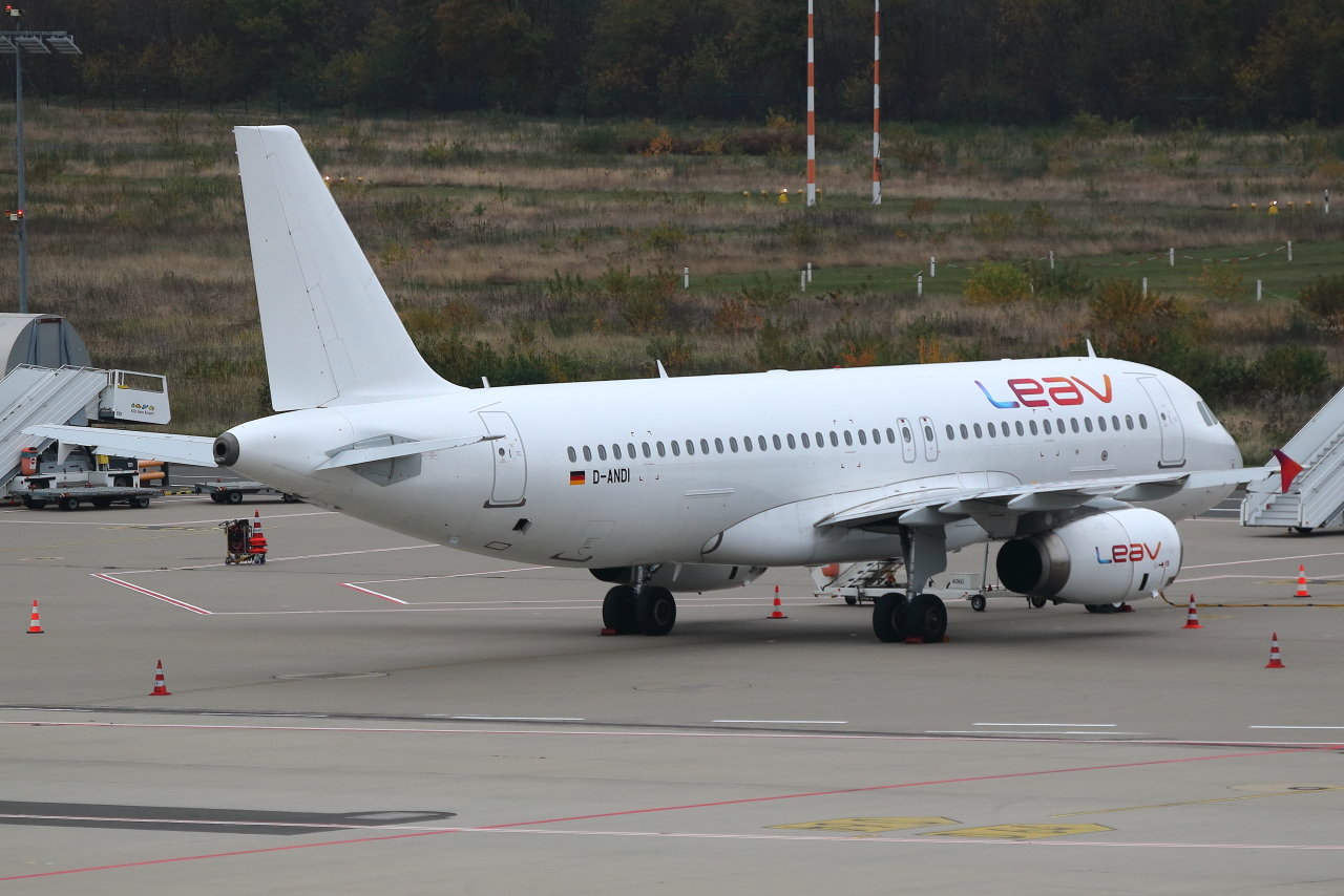 Leav Aviation, D-ANDI, Airbus A320-232, S/N: 3674. Köln-Bonn (EDDK) am 10.11.2024.