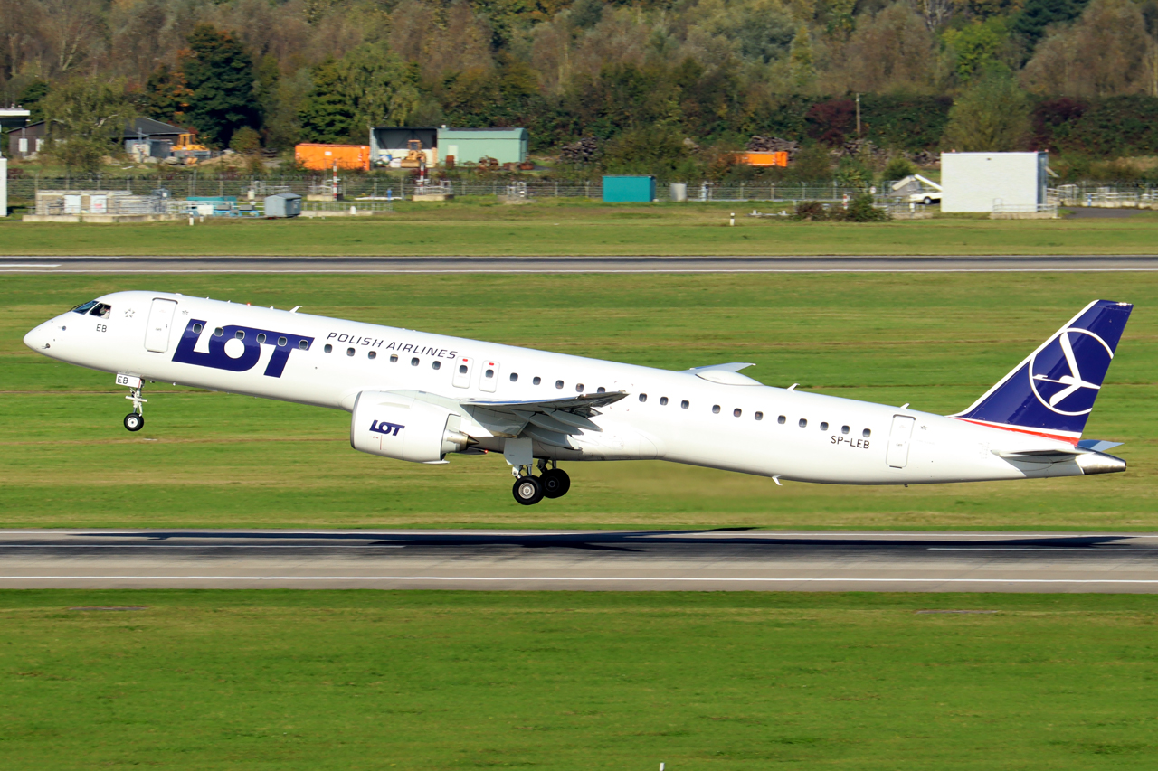 LOT ERJ-195-E2 SP-LEB beim Start in Düsseldorf 11.10.2024