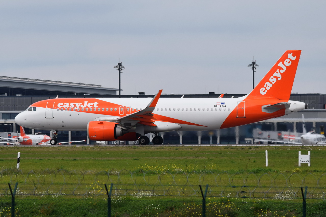 OE-LSA , easyJet Europe , Airbus A320-251N , 15.10.2022 , Berlin-Brandenburg  Willy Brandt  , BER , 