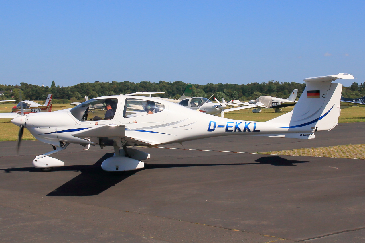 Privat, D-EKKL, Diamond DA-40 Diamond Star, S/N: 70072. Bonn-Hangelar (EDKB), 24.08.2024.