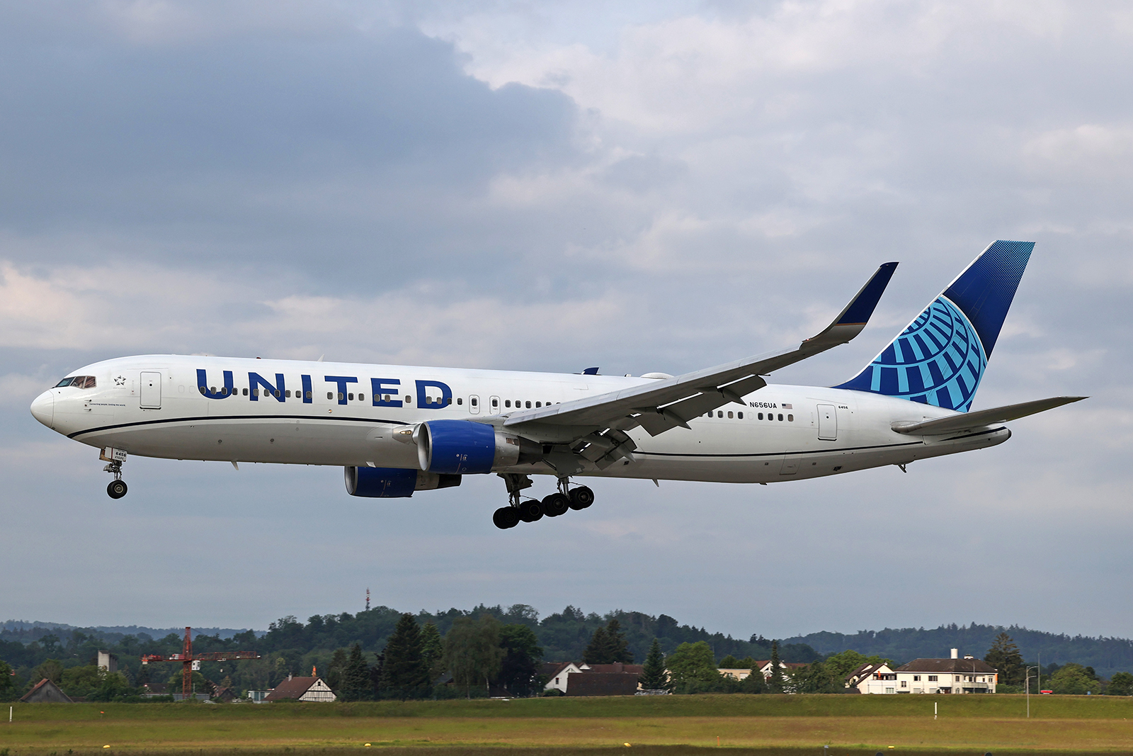 United Airlines, N656UA, Boeing 767-322ER, msn: 25394/472, 07.Juni 2024, ZRH Zürich, Switzerland.