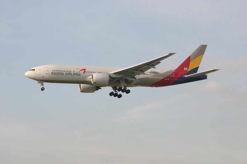 Asiana HL7755