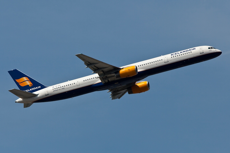 Take off/B757 Icelandair/Frankfurt/FRA/05.08.09