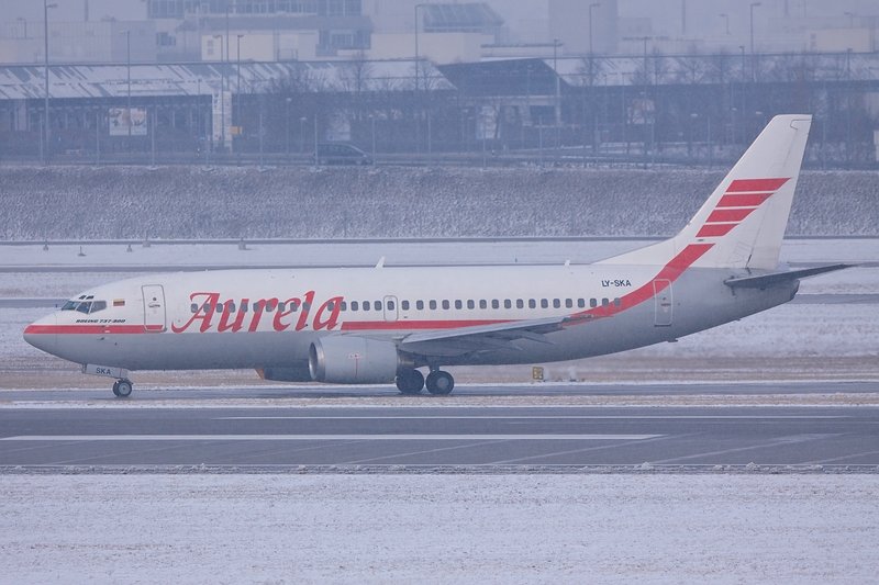 Takeoff B737/Aurela/MUC/Mnchen,Germany.