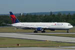 Delta Air Lines Boeing B767-432(ER) N832MH, cn(MSN): 29704,
Frankfurt Rhein-Main International, 27.05.2017.