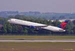 Delta Air Lines, N829MH, B767-432(ER) beim Start in MUC nach Atlanta (ATL) 19.05.2012