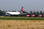 Delta A330 (Reg. N811NW) die nach einer Notlandung die RWY 18R in AMS geschlossen hat am 05.08.2014