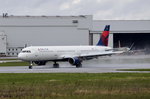 D-AVXU  Delta Air Lines  Airbus A321-211(WL)   N303DN  7061   gelandet am 27.04.2016 in Finkenerder