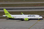 Air Baltic, YL-CSB, Bombardier CS-300, msn: 55004, 24.Januar 2025, ZRH Zürich, Switzerland.