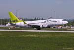 Air Baltic, YL-BBI, B 737-33A(W) bei der Landung in MUC aus Riga (RIX) 15.05.2013