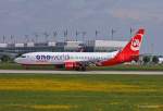 Air Berlin, D-ABME, B737-86J(W) bei der Landung in MUC aus Olbia (OLB) 18.05.2013