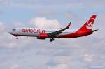 Air Berlin, D-ABKD, B737-86J(W) in MUC im Landeanflug aus Berlin (TXL) 21.05.2013