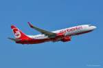 Air Berlin, D-ABKA, B737-82R(W) in MUC im Steigflug nach Moskau (DME) 01.07.2013