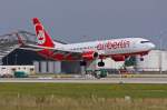 Air Berlin, D-ABKJ, B737-86J(W) in MUC bei der Landung aus Enfidha (NBE) 09.07.2013