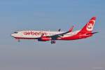 D-ABKQ / Air Berlin / B737-86J(W) in MUC im Landeanflug aus Köln-Bonn (CGN) 17.12.2013