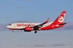 D-AHXF / Air Berlin / B737-7K5(W) in MUC im Landeanflug aus Hamburg (HAM) 30.12.2013