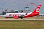 D-AHXF / Air Berlin / B737-7K5(W) beim Start in MUC nach Brindisi (BDS) 03.07.2014