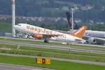 A319-111 G-EZEG von Easyjet am 15.9.18 beim abheben in Zürich.