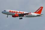 EasyJet, G-EZAA, A 319-111 im Landeanflug in MUC aus London-Gatwick (LGW) 21.06.2012