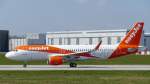 Airbus A320 von Easyjet mit der Kennung G-EZOL am 22.04.2015 in Hamburg Finkenwerder