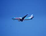 Hapagfly mit Boeing 737-8K5 D-AHFP beim Landeanflug zum Flughafen Berlin Tegel, 08.05.08 Berlin Pankow.