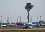 KLM-Cityhopper , ERJ-195 E2, PH-NXE, BER, 26.06.2024