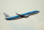 KLM, Boeing B 737-8K2, PH-BXY, BER, 27.05.2024