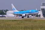 KLM, PH-BGU  Cuckoo , B737-7K2(W) bei der Landung in MUC aus Amsterdam (AMS) 17.06.2013