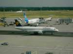 A320 der Lufthansa rollt Richtung Startbahn