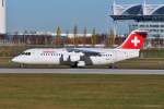 HB-IYT / Swiss / Avro RJ100 rollt in MUC zum Start nach Zürich (ZRH) 25.11.2013