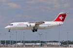 HB-IYT / Swiss / Avro RJ 100 in MUC vor der Landung aus Zürich (ZRH) 03.07.2014