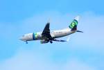 Transavia Airlines Boeing 737-7K2 PH-XRX beim landeanflug zum Flughaen Berlin-Tegel, 12.06.08.