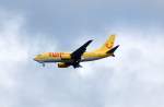 TUIfly Boeing 737-73S D-AHIA beim Landeanflug zum Flughafen Berlin-Tegel, 12.06.08