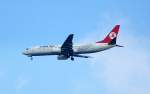 Turkish Airlines mit Boeing 737-8F2 TC-JGK beim Landeanflug zum Flughafen Berlin-Tegel, 15.06.08.