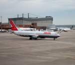 Boing 737 (OE-LNK) der Lauda Air auf dem Flughafen Berlin-Tegel- 15.10.2012