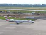 Eine Maschine von British Airways rollt zur Startbahn des Dsseldorfer Flughafen.