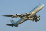 Korean Air Lines, Boeing B747-4B5F HL7449, cn(MSN): 26411,
Frankfurt Rhein-Main International, 18.08.2011.