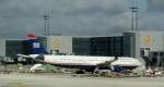 Ein Airbus A330-323 der US Airways(N272AY)kurz nach dem Beladen auf dem Frankfurter Flughafen am 22.04.2012.