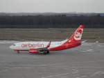 Eine Maschiene der Air Berlin steht am 03.02.10. auf dem Kln-Bonner Flughafen.