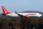 Corendon Airlines Boeing 737-8 MAX TC-MKC bei der Landung in Köln 3.11.2024