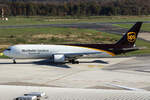 UPS Boeing 767-304ER(F) N391UP rollt zum Start in Köln 3.11.2024