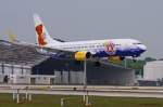 TUIfly, D-AHFR  BARflieger , Boeing B 737-8K5(W) im Landeanflug in MUC aus Antalya (AYT) 18.05.2012