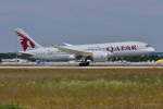 Qatar Airways, A7-BCL, B787-8 in MUC bei der Landung aus Doha (DOH) 09.07.2013