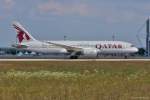 Qatar Airways, A7-BCA, B787-8 in MUC beim Start nach Doha (DOH) 10.07.2013