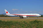 JASDF Japan, N509BJ/80-1111, Boeing 777-3SBER, msn: 62439/1422, 16.August 2018, BSL Basel-Mülhausen, Switzerland.