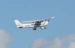 Cessna 172 S vom Luftsportverein Bad-Neuenahr - Ahrweiler, D-EZLL beim takeoff at EDKB - 14.10.2014